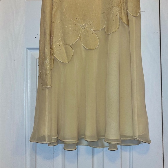 Plaza collection size 10 beautiful yellow long maxi dress - Picture 5 of 10